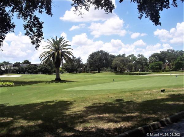 Poinciana Place Of Pine Island Ridge, 9430 Poinciana Pl #414, Davie, Florida 33324, image 2