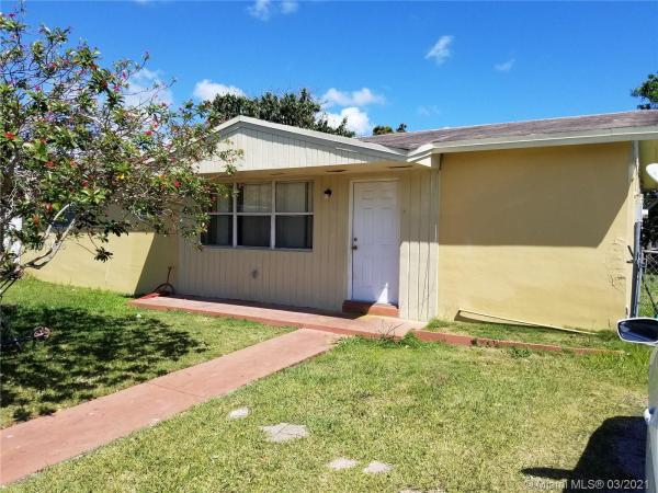 Pinewood Manor, 27853 SW 129th Pl, Three Lakes, Florida 33032, image 2
