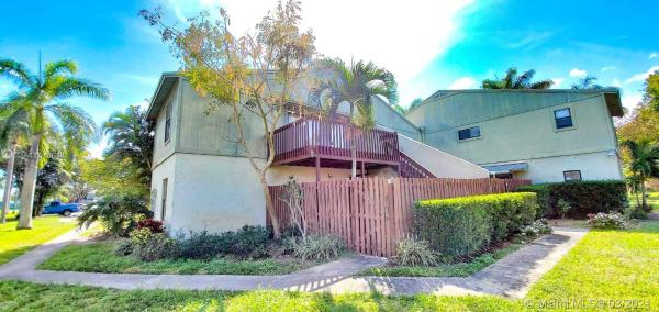 The Crossings Of Boynton Beach, 10 Crossings Cir #H, Boynton Beach, Florida 33435, image 2