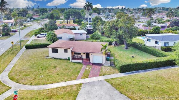 Cravero Lake Shore Estates, 1201 NW Little River Dr, Pinewood, Florida 33147, image 2