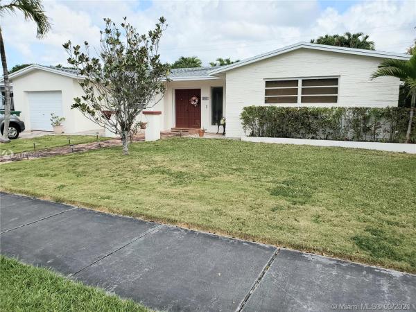 Darlington Manor, 8961 SW 60th Ter, Sunset, Florida 33173, image 2