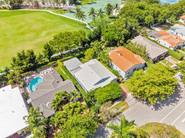 Nautilus, 830 W 43rd Ct, Miami Beach, Florida 33140, image 2