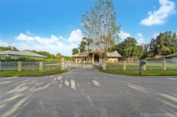Green Glades South, 5520 SW 196th Ln, Southwest Ranches, Florida 33332, image 2