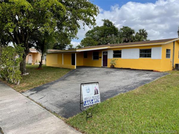 Falcon, Lauderhill, Florida 33313, image 2