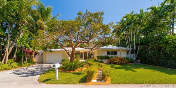 Tropical Isle Homes, 335 Greenwood Dr, Key Biscayne, Florida 33149, image 2