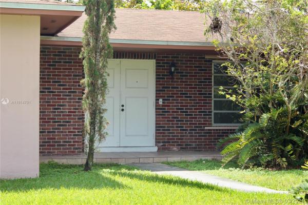 Pine Shore, 10940 SW 131st Ter, Kendall, Florida 33176, image 2