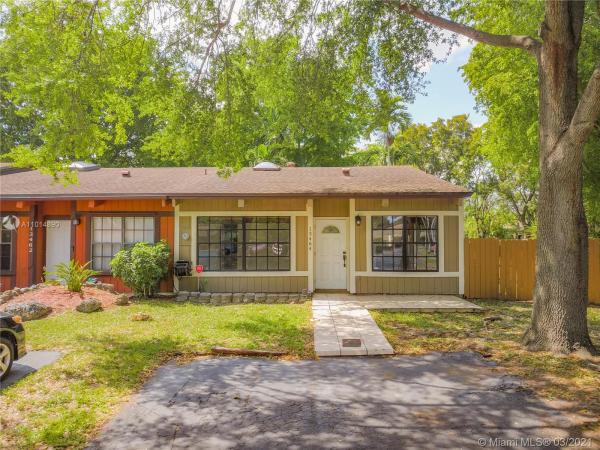 Cindis Place, 13464 SW 102nd Ln, The Crossings, Florida 33186, image 2