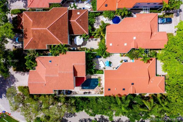 Villa D'Este, 54 Via Verona, Palm Beach Gardens, Florida 33418, image 2