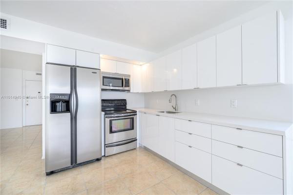 3 Horizons East, 12500 NE 15th Ave #407, North Miami, Florida 33161, image 2