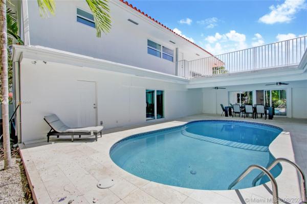 Bay Harbor Islands Residential, 10200 E Broadview Dr, Bay Harbor Islands, Florida 33154, image 2
