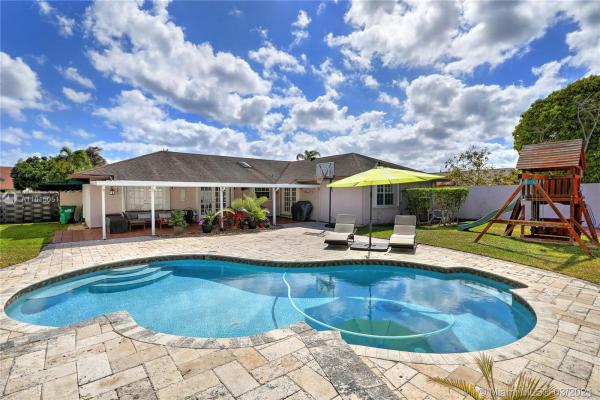 Calusa Club Estates, 13521 SW 98th St, The Crossings, Florida 33186, image 2