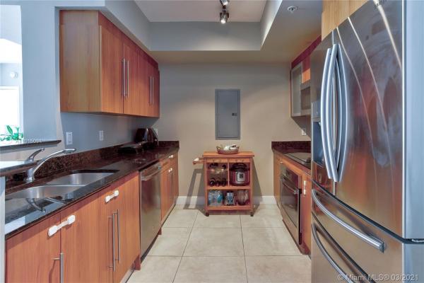 One Miami East, 335 S Biscayne Blvd #2205, Miami, Florida 33131, image 2