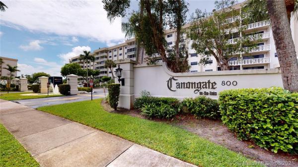 Canongate, 800 NE 195th St #305, Ives Estates, Florida 33179, image 2