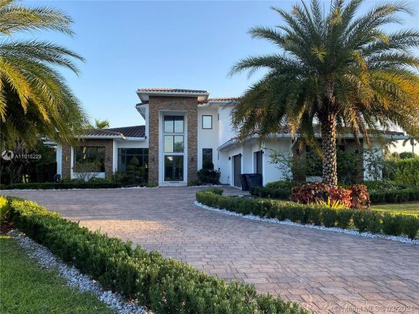 Sunshine Ranches, 13770 Mustang Trl, Southwest Ranches, Florida 33330, image 2