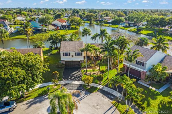 Shenandoah, Davie, Florida 33325, image 2