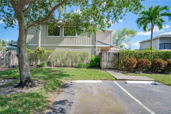 Lago West, 632 NW 132nd Ter, Plantation, Florida 33325, image 2
