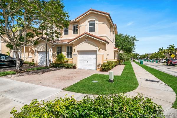 Kendall Breeze South, 12521 SW 124th Ter, Three Lakes, Florida 33186, image 2