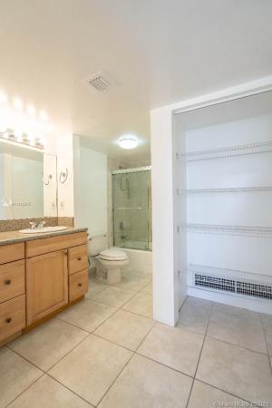 Villa Bay Vista, 2016 Bay Dr #608, Miami Beach, Florida 33141, image 2
