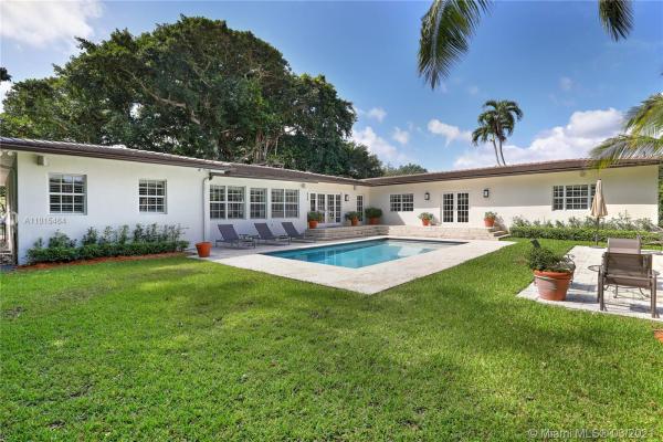 Coral Gables Country Club, 741 University Dr, Coral Gables, Florida 33134, image 2