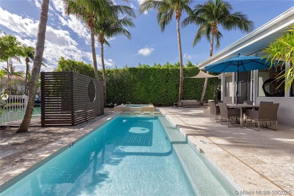 Biscayne Point, 1800 Cleveland Rd, Miami Beach, Florida 33141, image 2