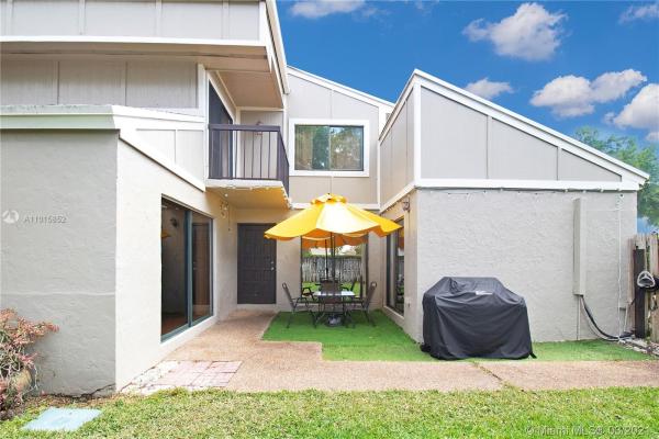 Lago West, 13299 NW 5th St, Plantation, Florida 33325, image 2