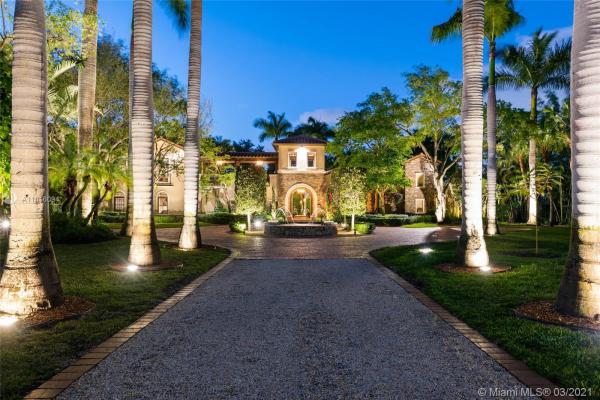 North Pinecrest, 6201 SW 96th St, Pinecrest, Florida 33156, image 2