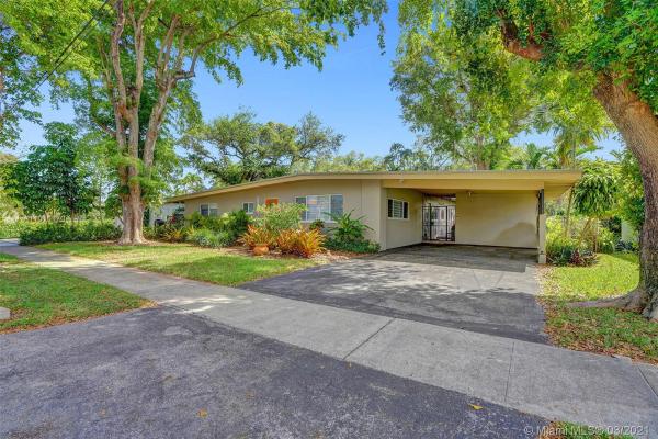 Sky Lake, 2130 NE 191st Dr, North Miami Beach, Florida 33179, image 2