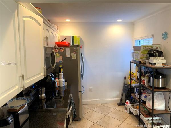 Villa Real, 1118 NW 124th Ct #201, Tamiami, Florida 33182, image 2