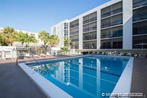 Le Cartier, 201 178th Dr #209, Sunny Isles Beach, Florida 33160, image 2