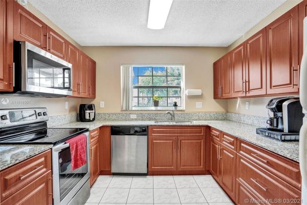 Lake Pointe, 12683 NW 8th Way, Tamiami, Florida 33182, image 2