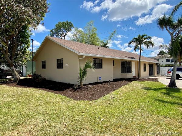 West Deerfield Beach, 3240 SW 4th St, Deerfield Beach, Florida 33442, image 2