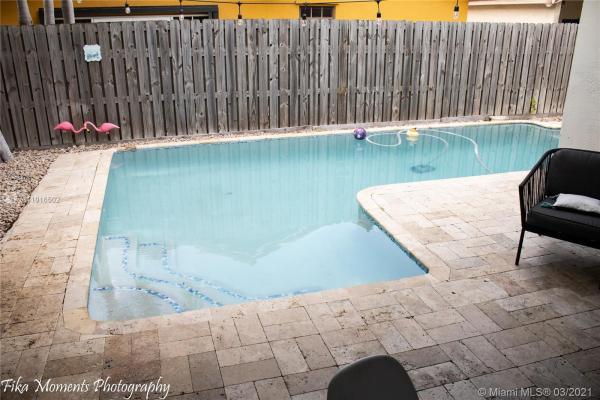 West Lakes Gardens, 8765 NW 149th Ter, Miami Lakes, Florida 33018, image 2