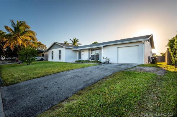 Meadow Wood Manor, 26520 SW 125th Ave, Kendale Lakes, Florida 33032, image 2