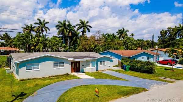Biscayne Gardens, 14840 S Spur Dr, Golden Glades, Florida 33161, image 2