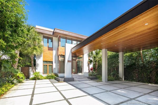 Brickells Flagler, 1619 S Bayshore Dr, Miami, Florida 33133, image 2