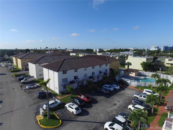 Trail Heights Gardens, 1000 SW 104th Ct #D-305, Kendall, Florida 33174, image 2