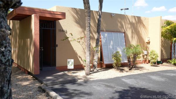 Loch Andrews, 15402 Kippford Ct, Miami Lakes, Florida 33014, image 2