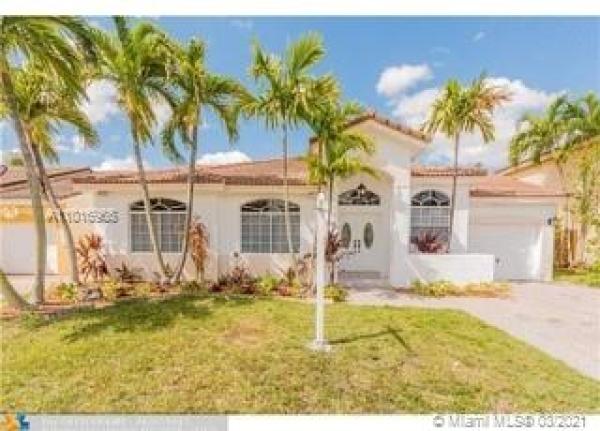 Renaissance At Lakes Of The Meadow, 4658 SW 154th Ct, Kendall West, Florida 33185, image 2