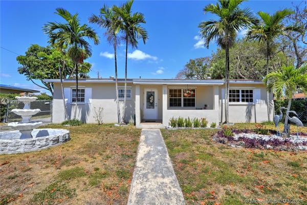 South Coral Homes, 10031 Martinique Dr, Cutler Bay, Florida 33189, image 2