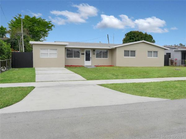 Cravero Cloverleaf Estates, 801 NW 172nd Ter, Miami Gardens, Florida 33169, image 2