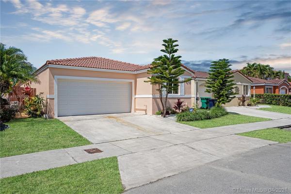 Weitzer Serena Lakes West, 17382 SW 143rd Pl, Richmond West, Florida 33177, image 2