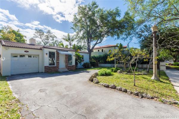 Country Club Estates, 373 La Villa Dr, Miami Springs, Florida 33166, image 2