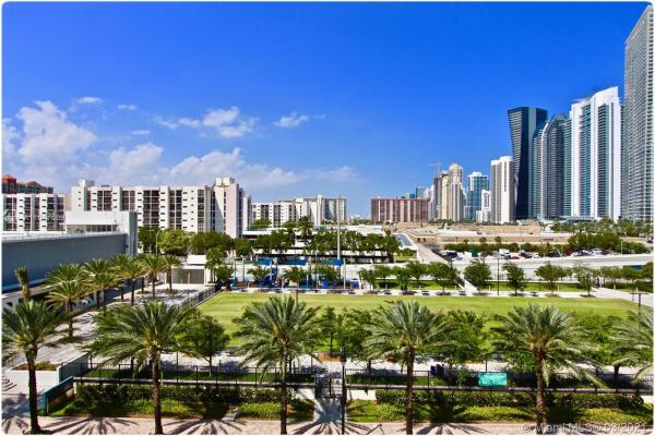 St Tropez On The Bay, Sunny Isles Beach, Florida 33160, image 2