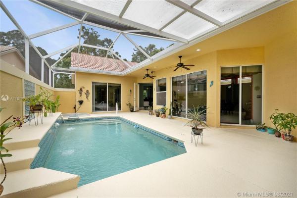 744 SW Saint Croix Cv, Florida 34986, image 2