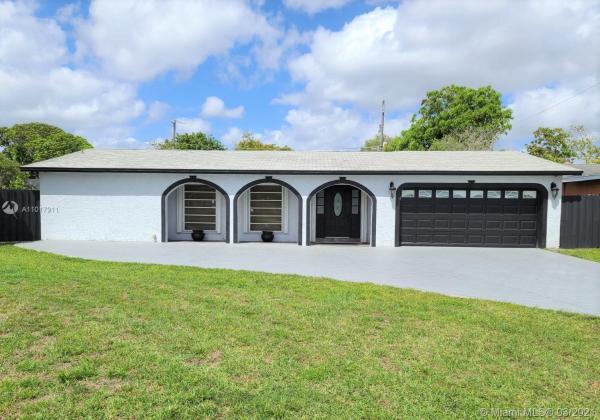 The Knolls, 8801 S Crescent Dr, Miramar, Florida 33025, image 2