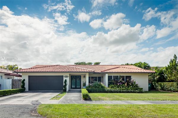 International Gardens, 2416 SW 124th Ln, Tamiami, Florida 33175, image 2