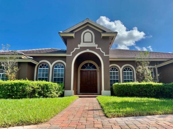 Woodbridge Ranches, 2800 E Jockey Cir E, Davie, Florida 33330, image 2