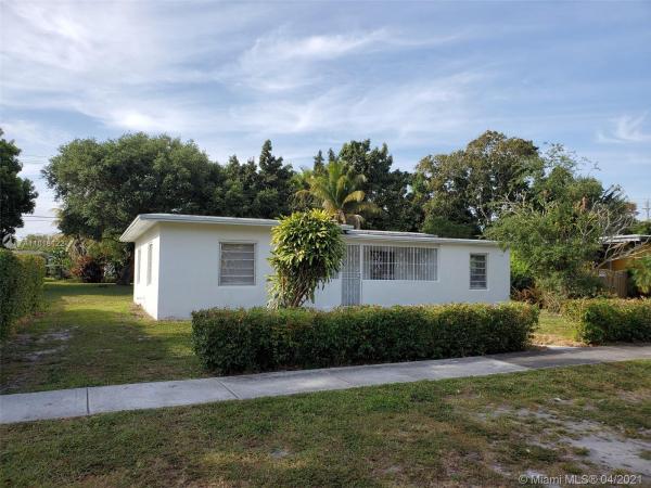 Brian Manors, North Miami, Florida 33161, image 2