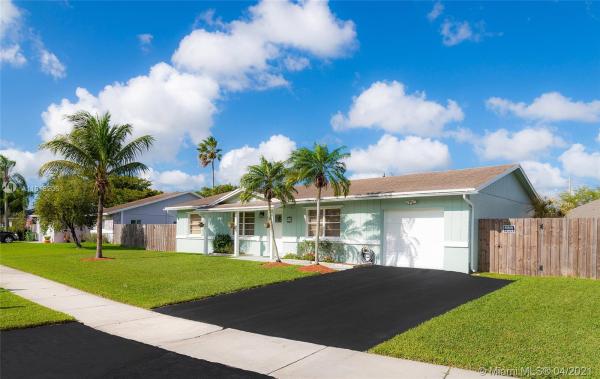 Homestead Lakes Farmlife West, 909 Cardinal Pl, Homestead, Florida 33035, image 2