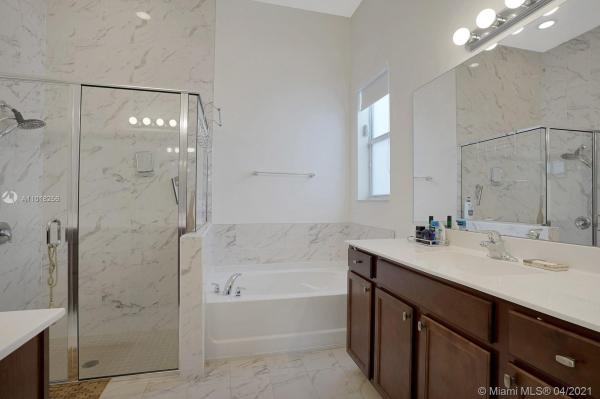 Venetian Parc, 14929 SW 176th Ter, Richmond West, Florida 33187, image 2
